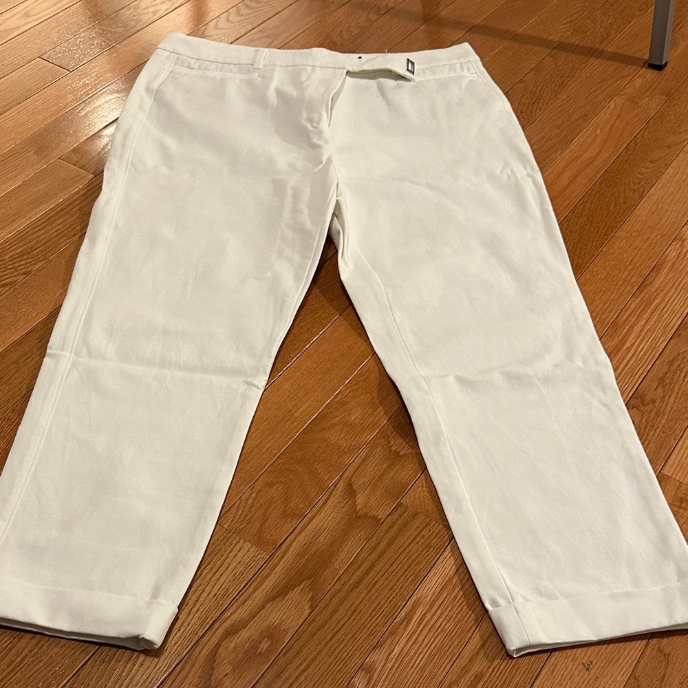 WHBM White slim crop pants
